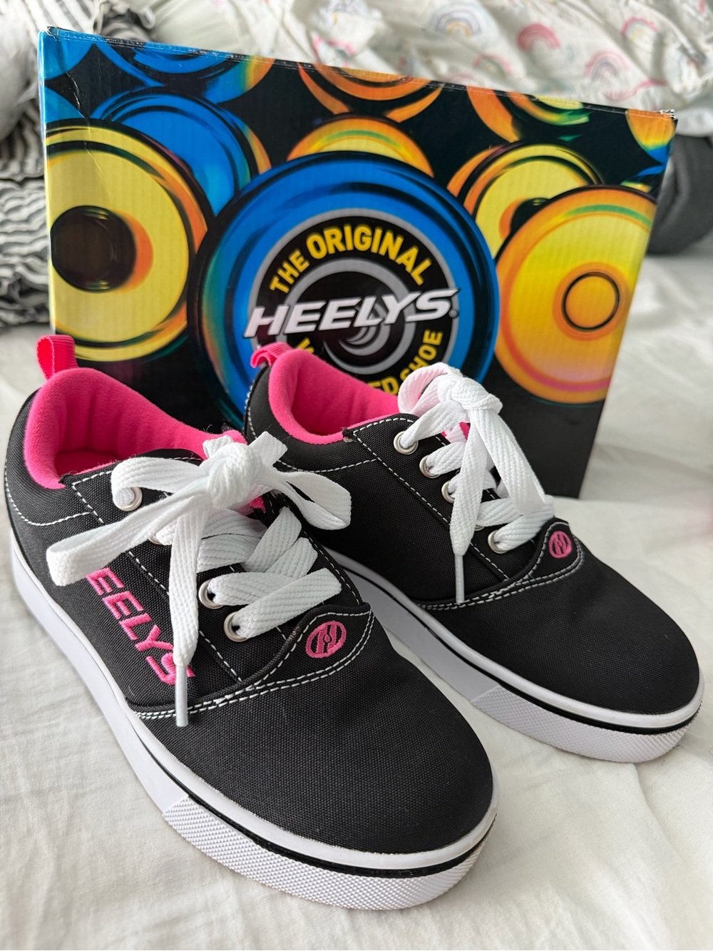 Heelys Kids Black and Pink Low-Top Skate Sneakers
